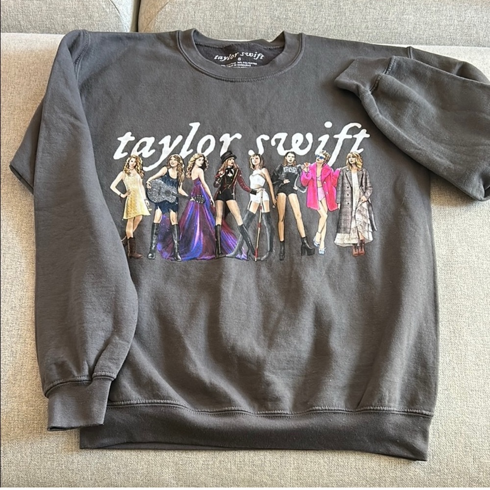 Taylor Swift Crewneck Sweatshirt S